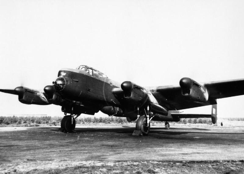 COBI 5758 Avro Lancaster Dambusters historisch 617. Geschwader
