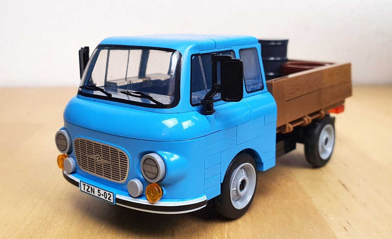 COBI Barkas B1000 Pritschenwagen 24593 Set aufgebaut