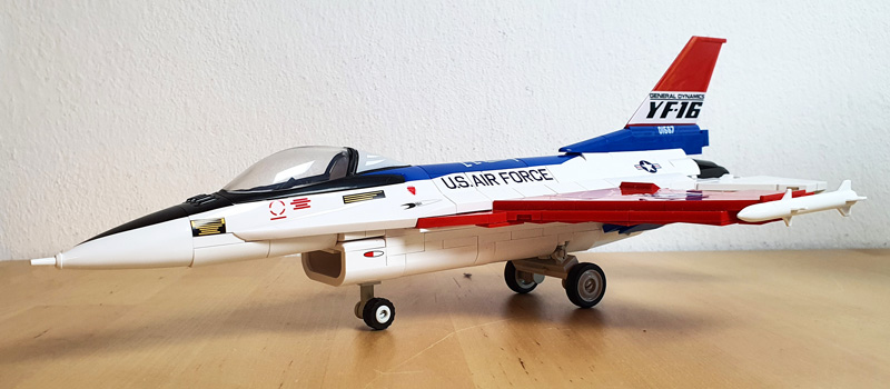 COBI F-16 YF-16 First Flight 1974 5892 Set gebaut Flugzeug Seitenansicht