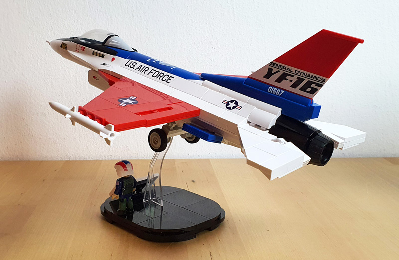 COBI F-16 YF-16 First Flight 1974 5892 Set gebaut komplett Rückansicht