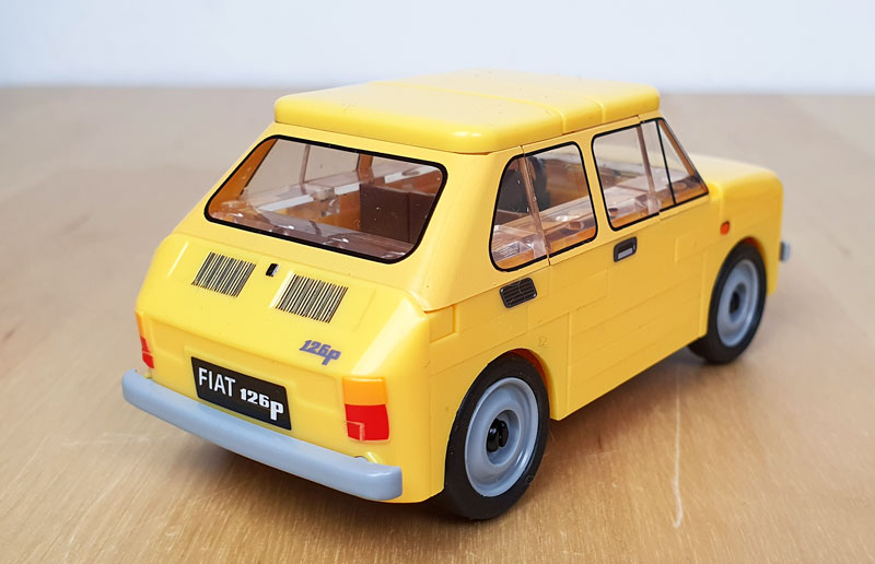 COBI Fiat 126p Maluch 24530 Set gebaut Rückansicht